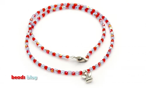 Colar Anjo de Contas Facetadas 3mm Vermelho e Azul com Fecho Mosquetão.