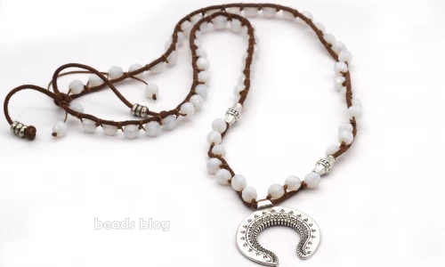 Colar Meia-Lua e Facetadas